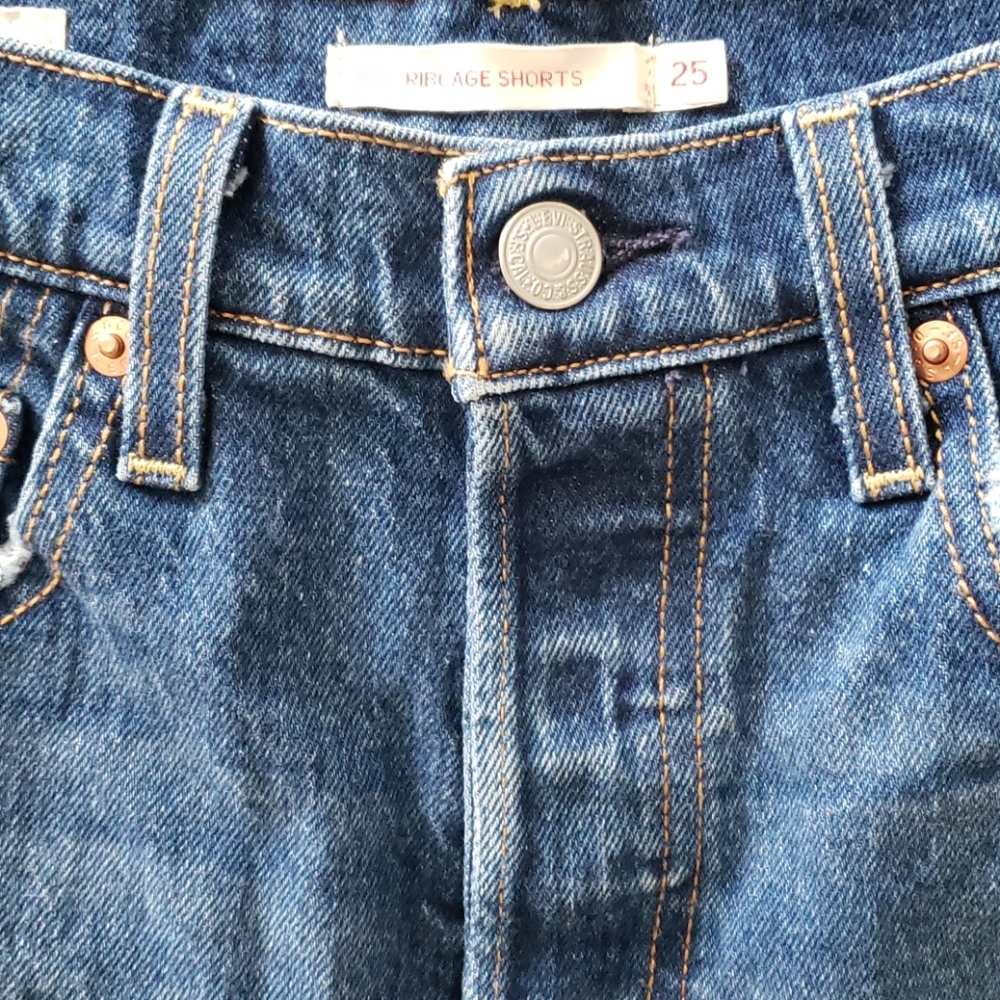 LEVI'S Ribcage Short - Picture 3 of 3